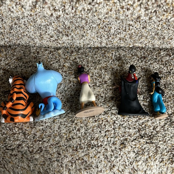 Disney figurine lot - Picture 10 of 10